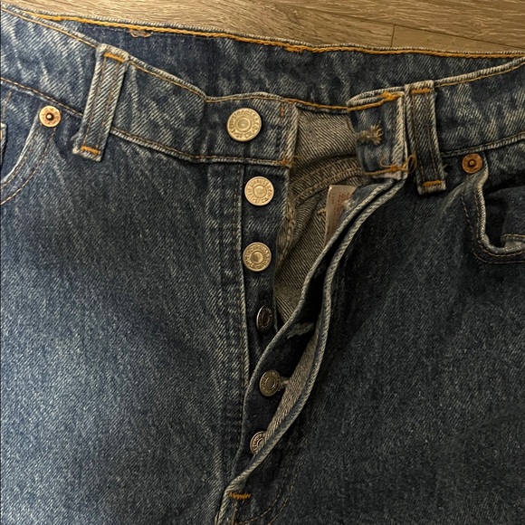 Levi’s Jeans - Picture 2 of 9